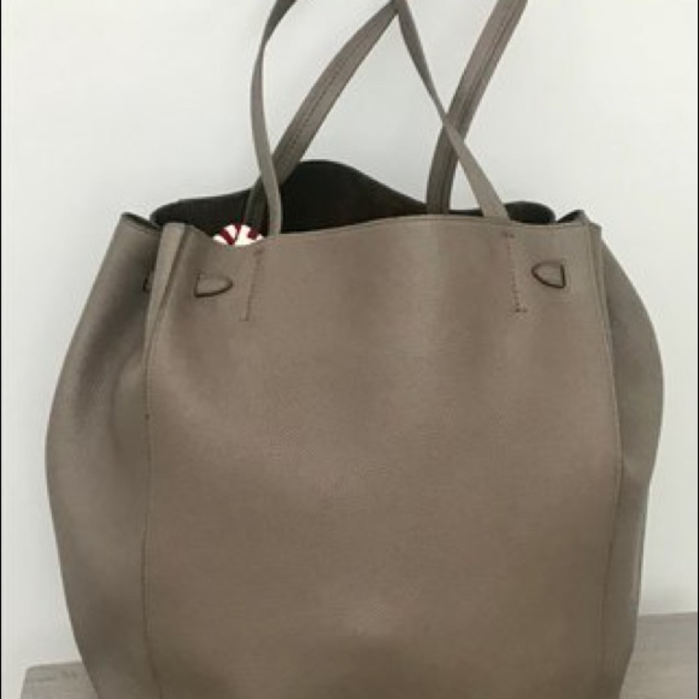 Authentic CELINE PARIS PHANTOM Calf Leather Tote Bag - Picture 7 of 10